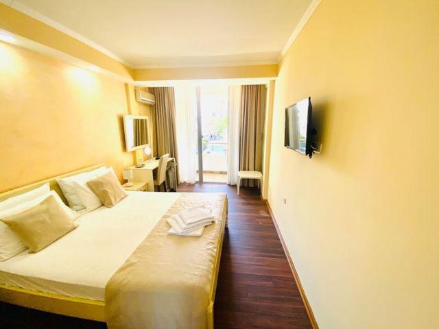 Sirena Marta Hotel Sutomore Kültér fotó
